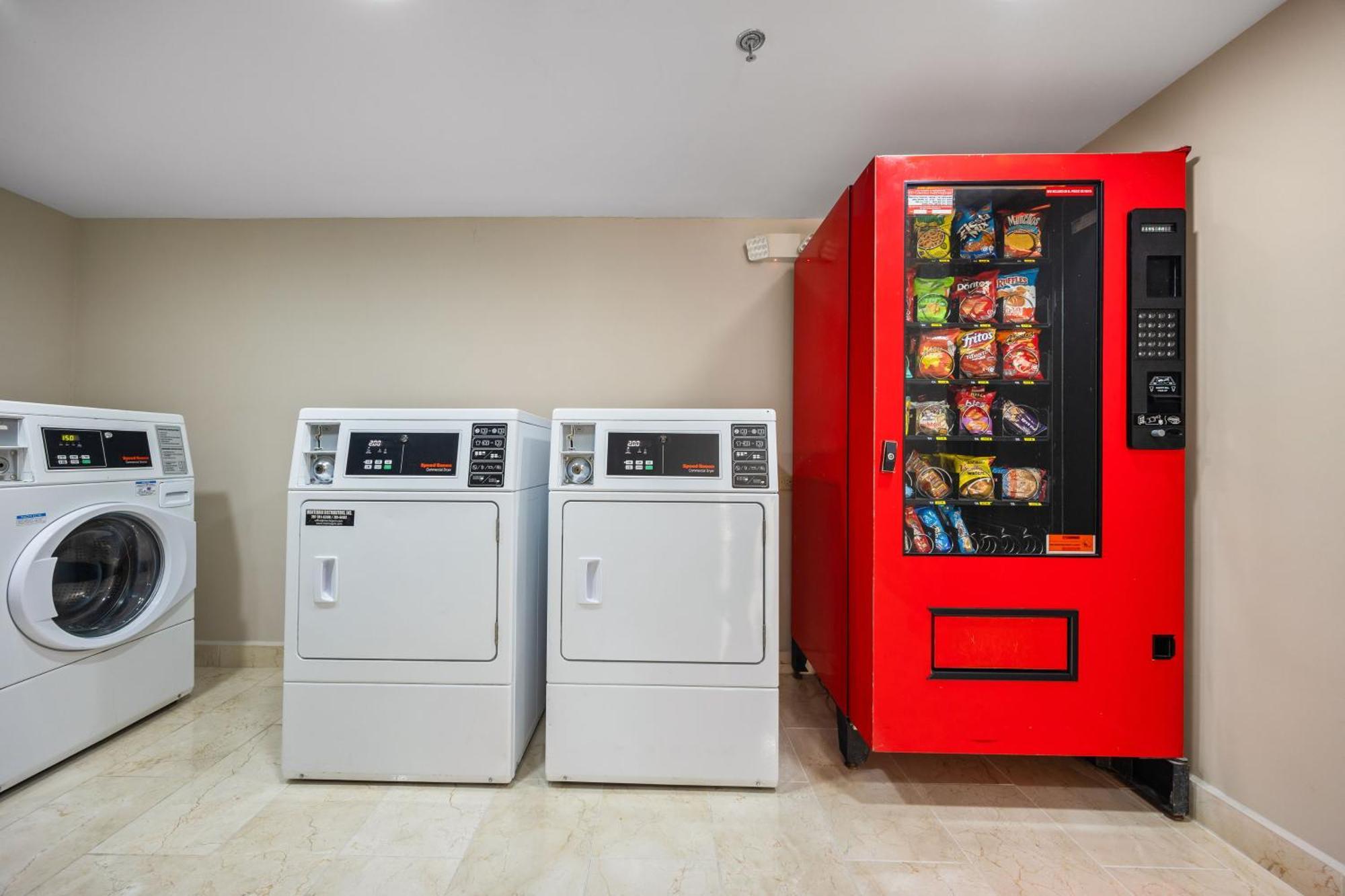 Holiday Inn Ponce & El Tropical Casino By Ihg Екстер'єр фото